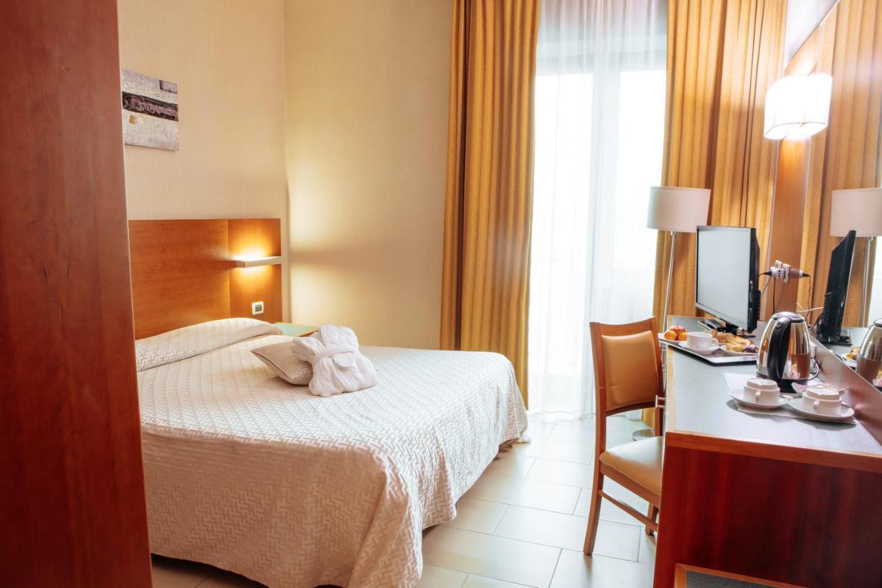 Hotel Amico Citta Sant'Angelo Dış mekan fotoğraf
